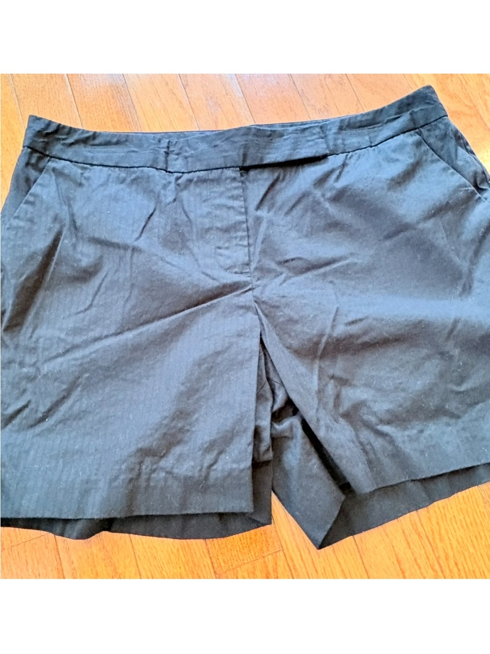 Apostrophe Fiona black dress shorts size 10.
